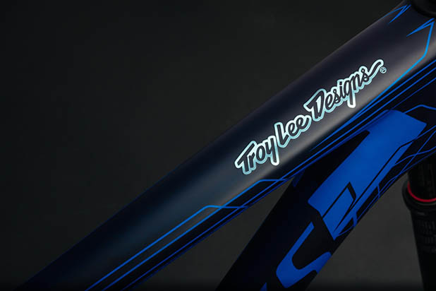 S-Works Epic TLD (Troy Lee Designs) - Foto: Divulgação / Specialized