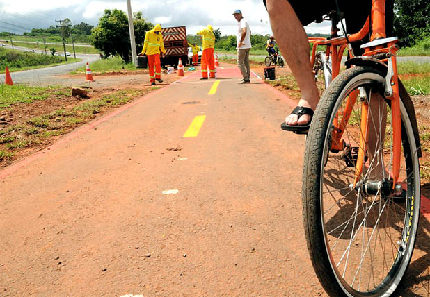 Ciclovia na DF-483, que liga o Gama a Santa Maria