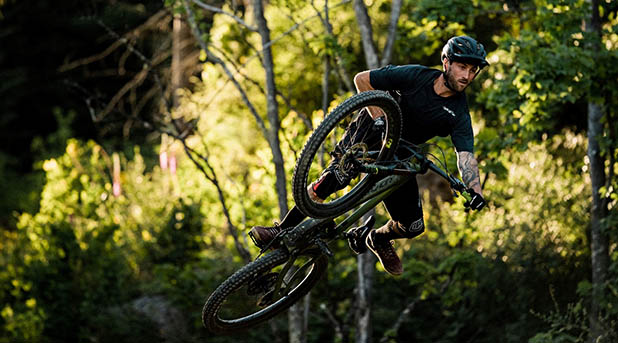Pivot Switchblade 2020