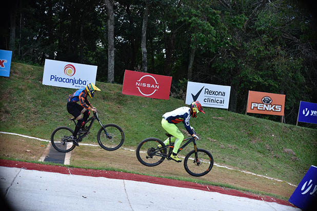 Desafio de Downhill 4X - Rei & Rainha da Montanha